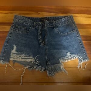 Fashion nova denim shorts side medium